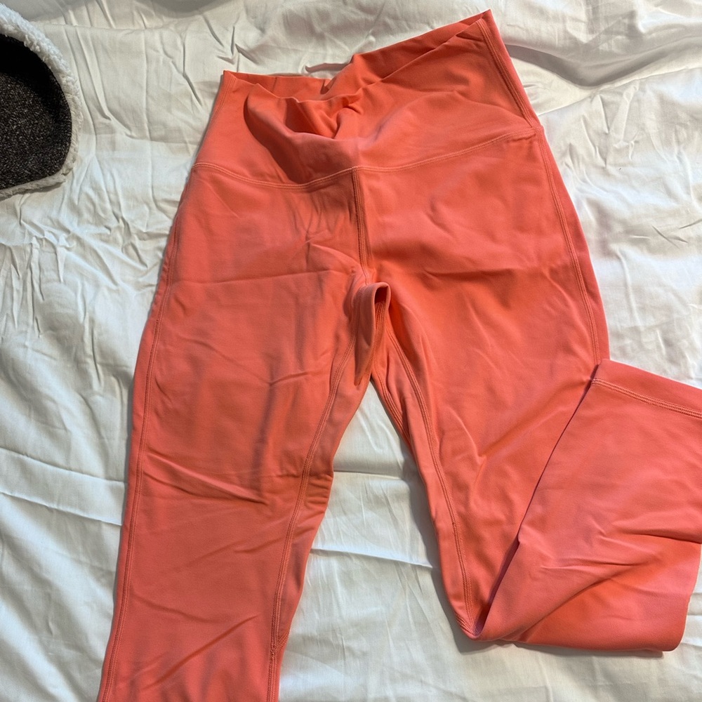 Lululemon coral wonder under 28 inch seam